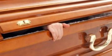 Dichiarato morto: al funerale accade l'impensabile