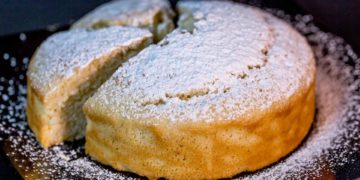 Torta all'acqua: buona e leggera per tutti