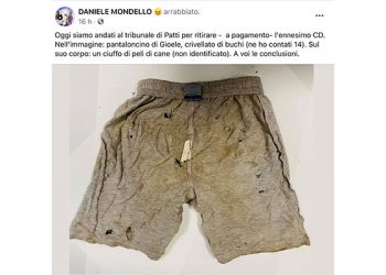 Papà del bimbo pubblica i pantaloncini, Giole